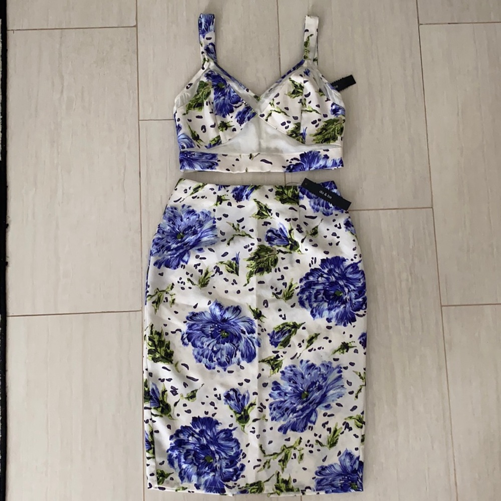 Do & Be Floral Midi Skirt and Crop Top Set small